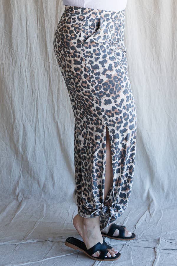 [PLUS SIZE]Leopard Print Side Slit Ankle Tie Pants
